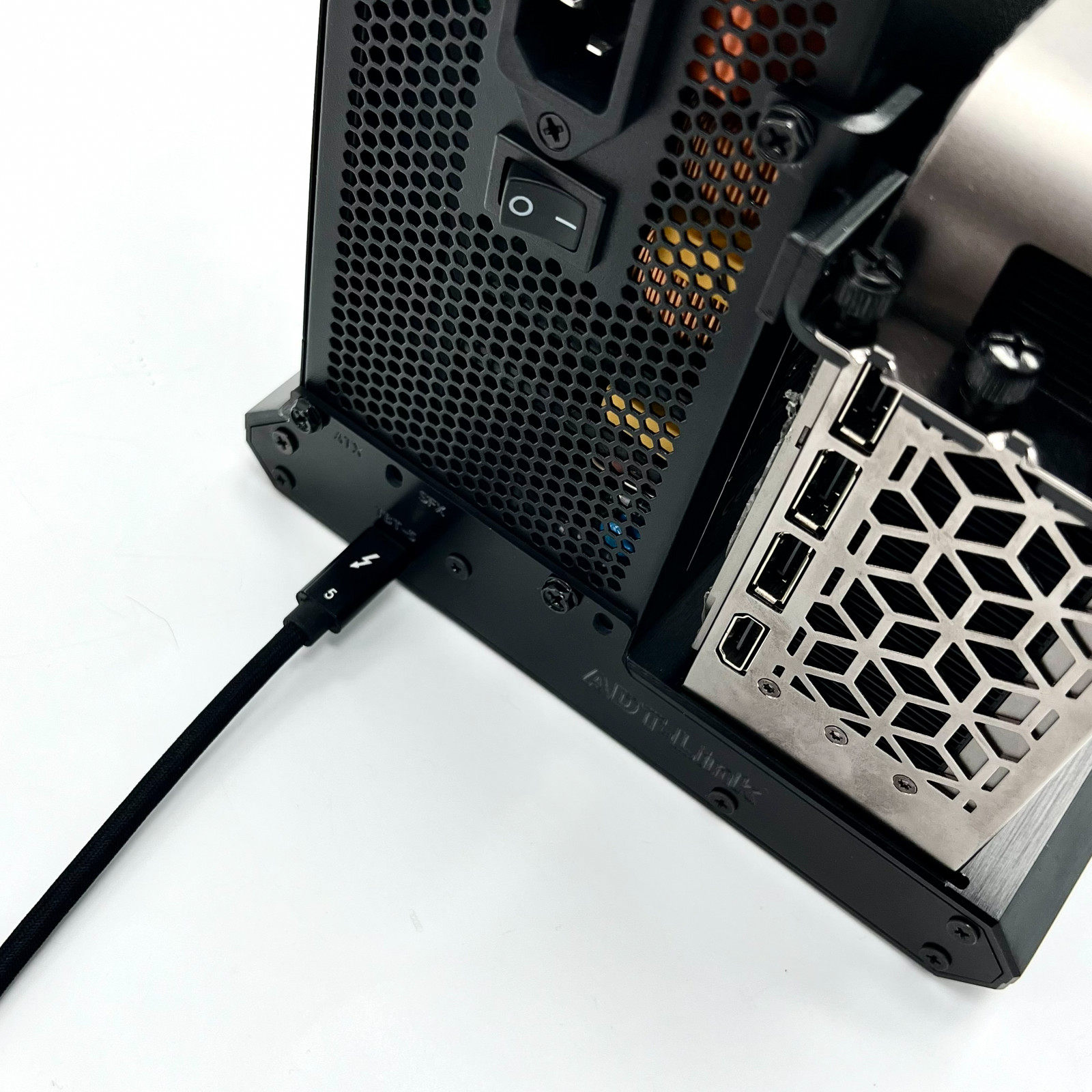 ADT Thunderbolt-5/4/3 Externe  – Thunderbolt 4 External Gpu Enclosure Bewertung und Preis
