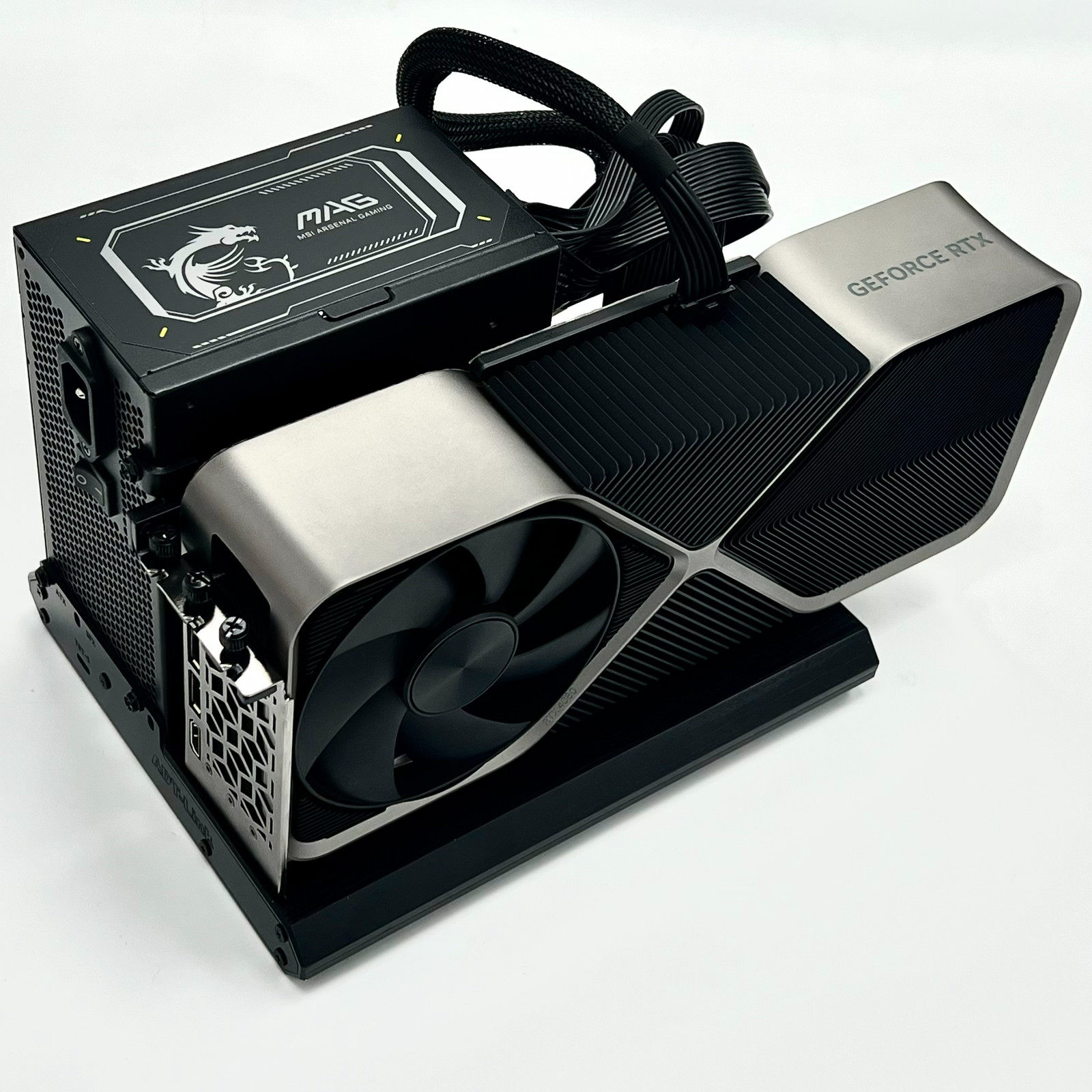 ADT Thunderbolt-5 PCIe 4.0 x4  – Thunderbolt 4 External Gpu Enclosure Bewertung und Preis